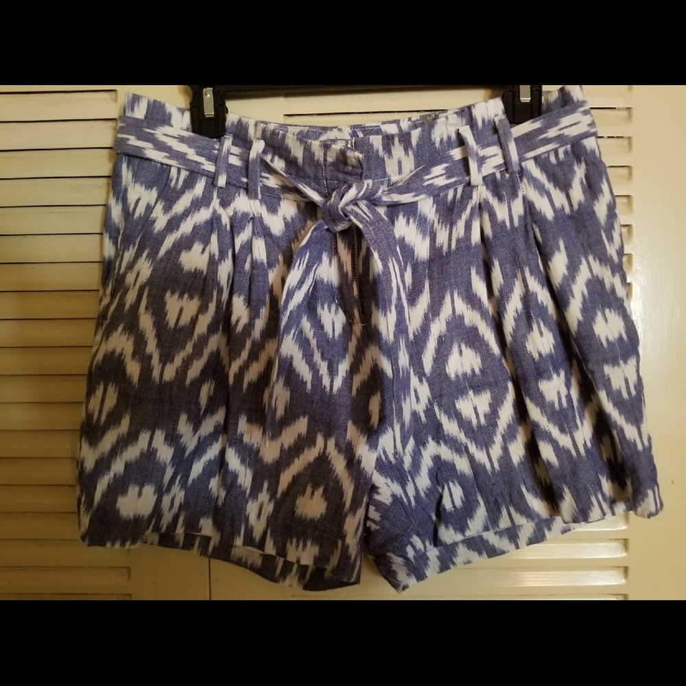 TOMMY HILFIGER BLUE AND WHITE SHORTS